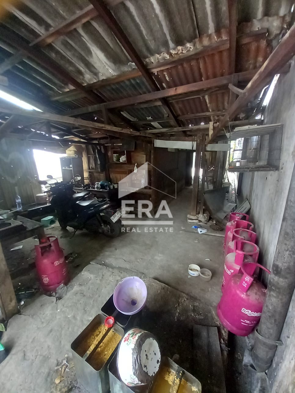 interior 8