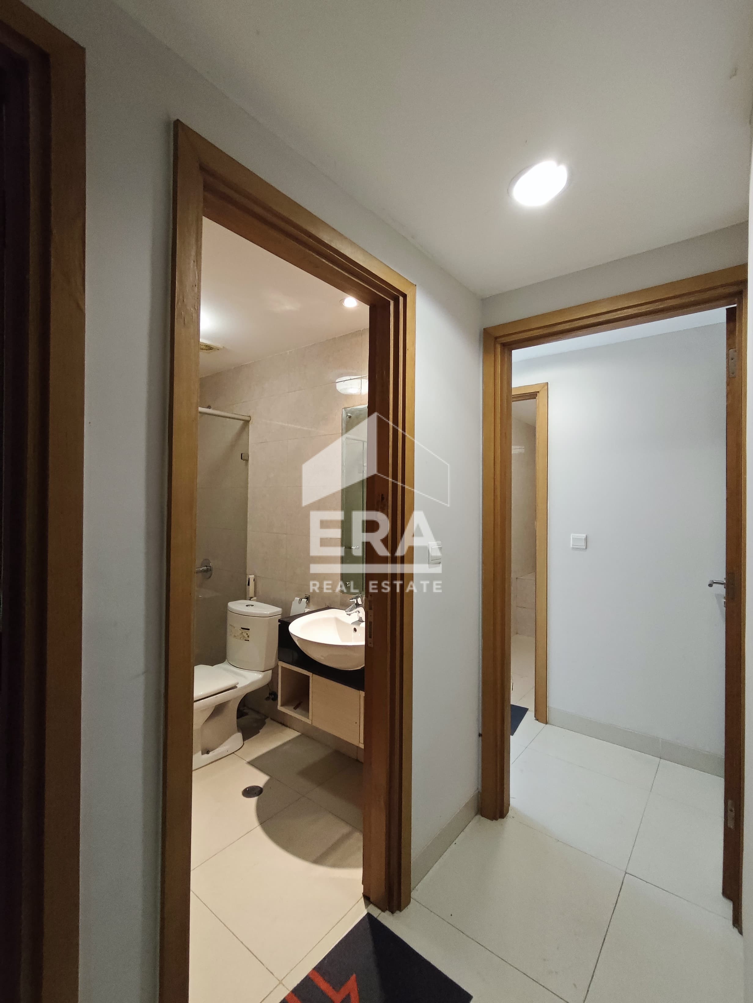 interior 8