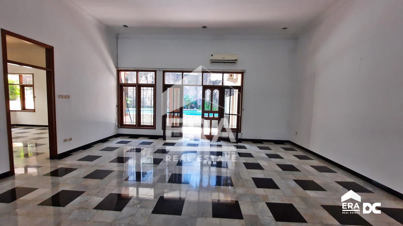 interior 3