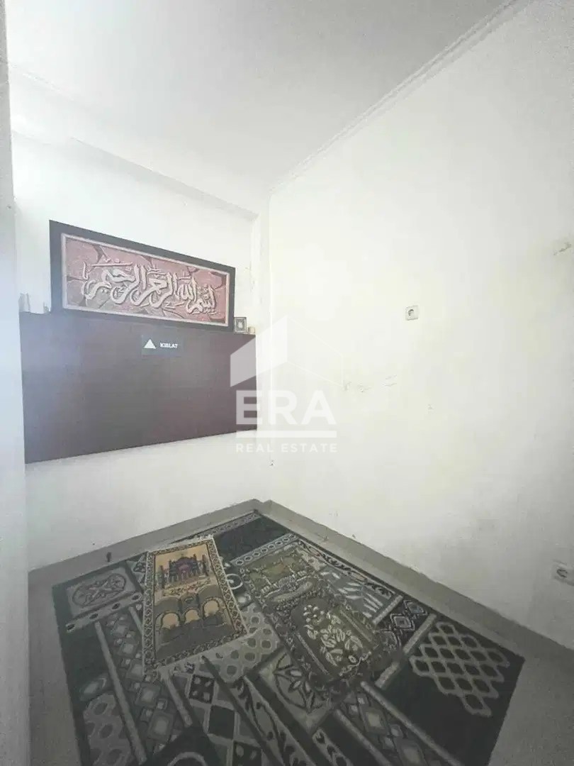 interior 12