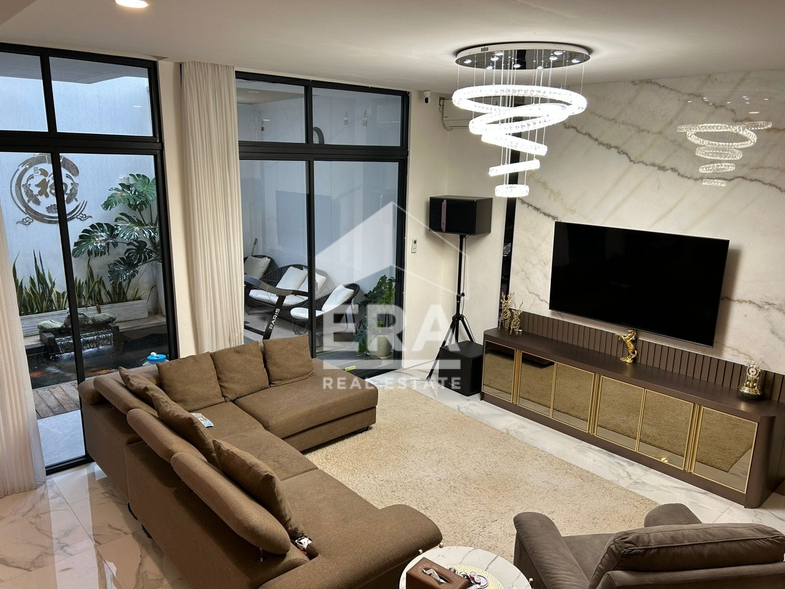interior 3
