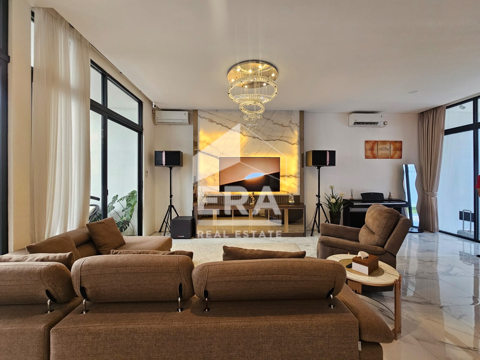 interior 9