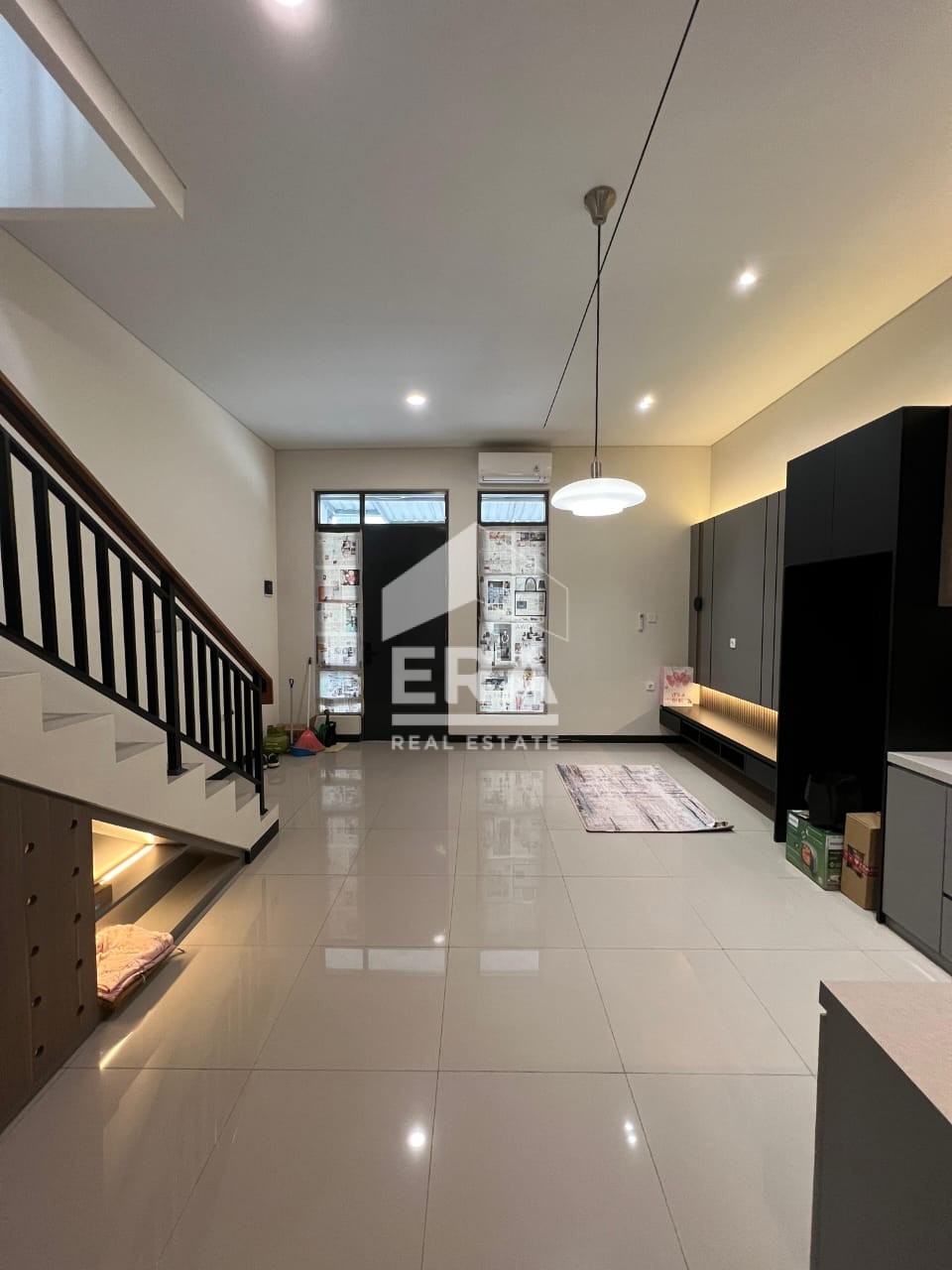 interior 8