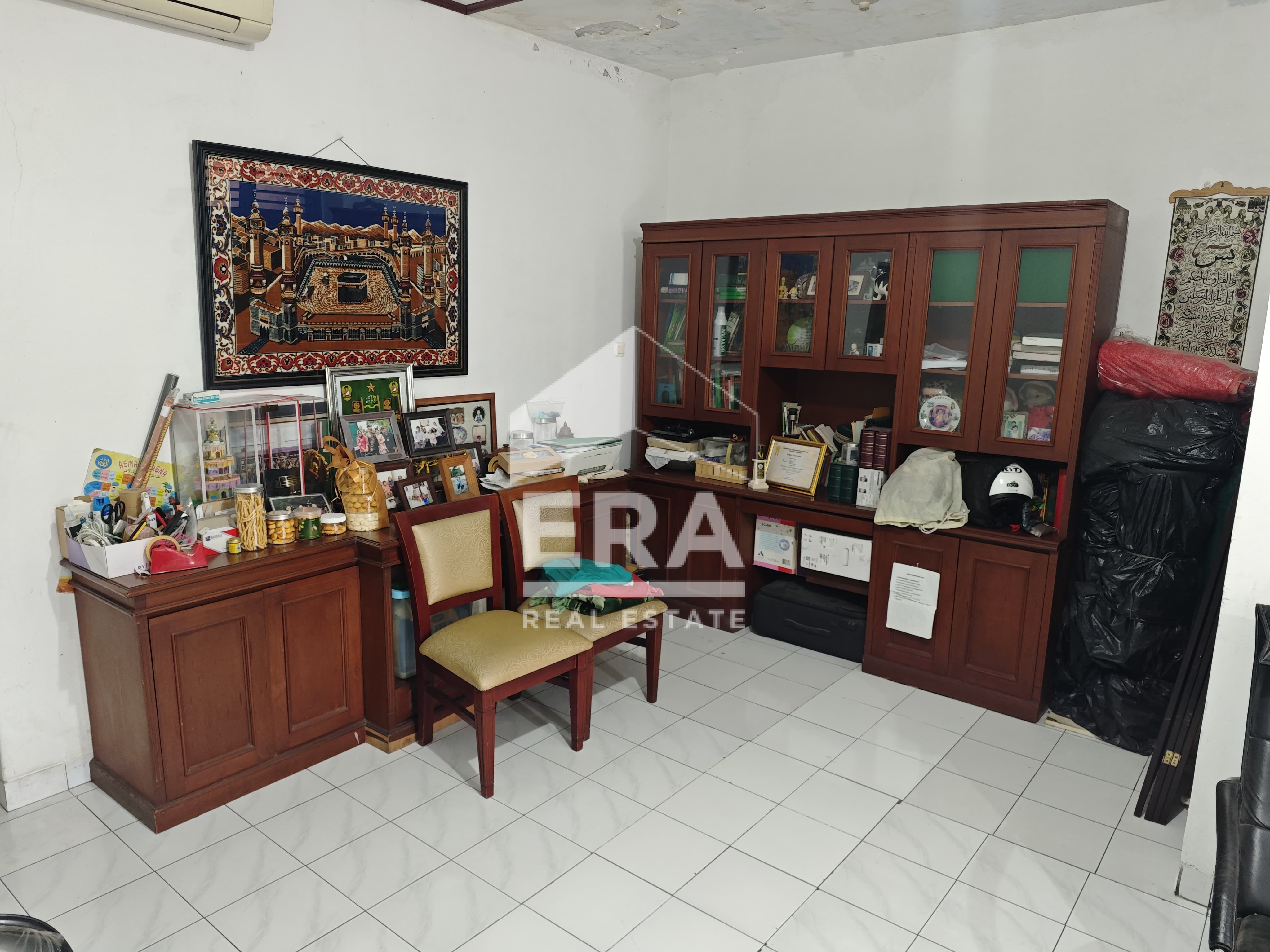 interior 11