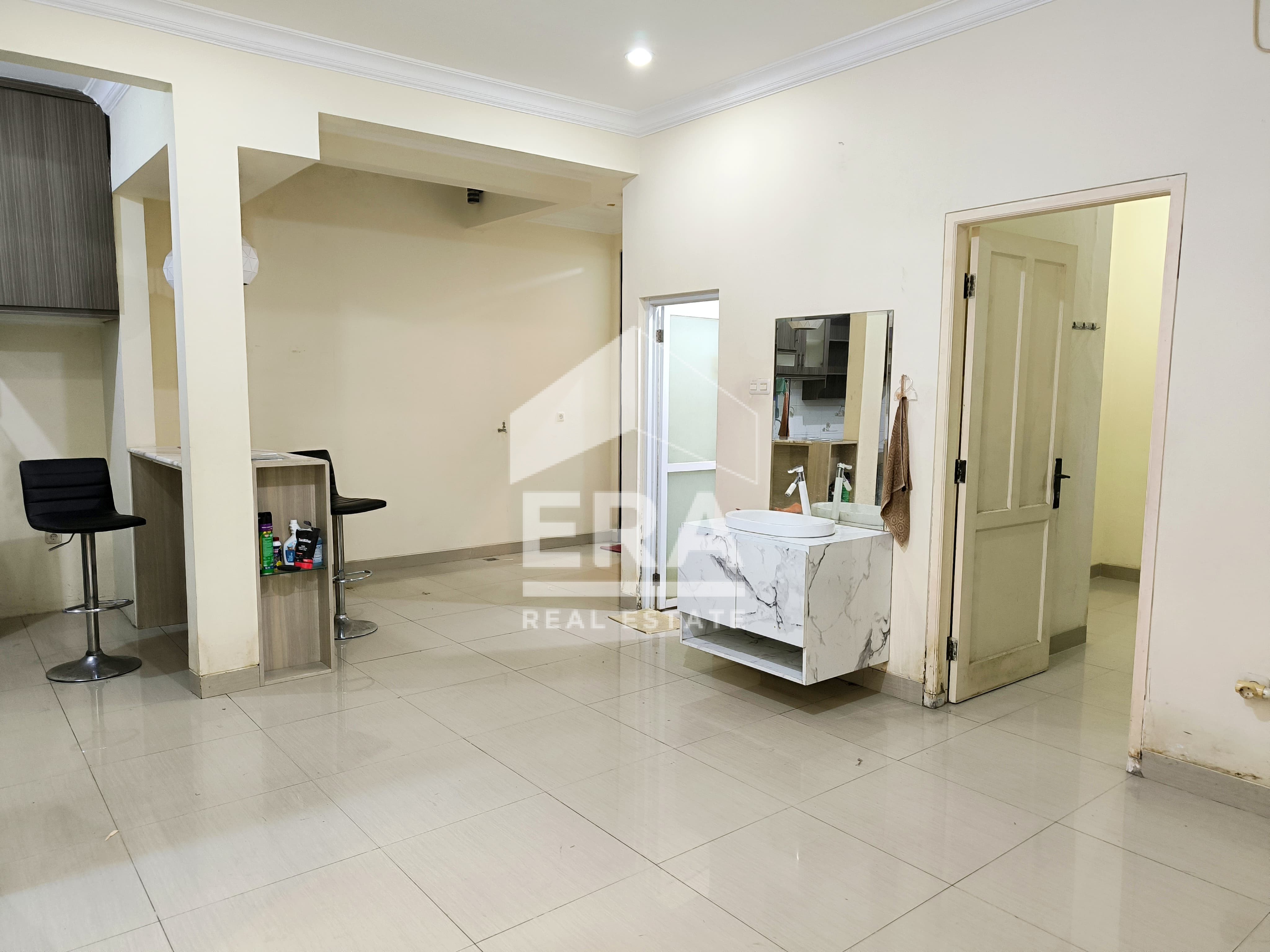 interior 10