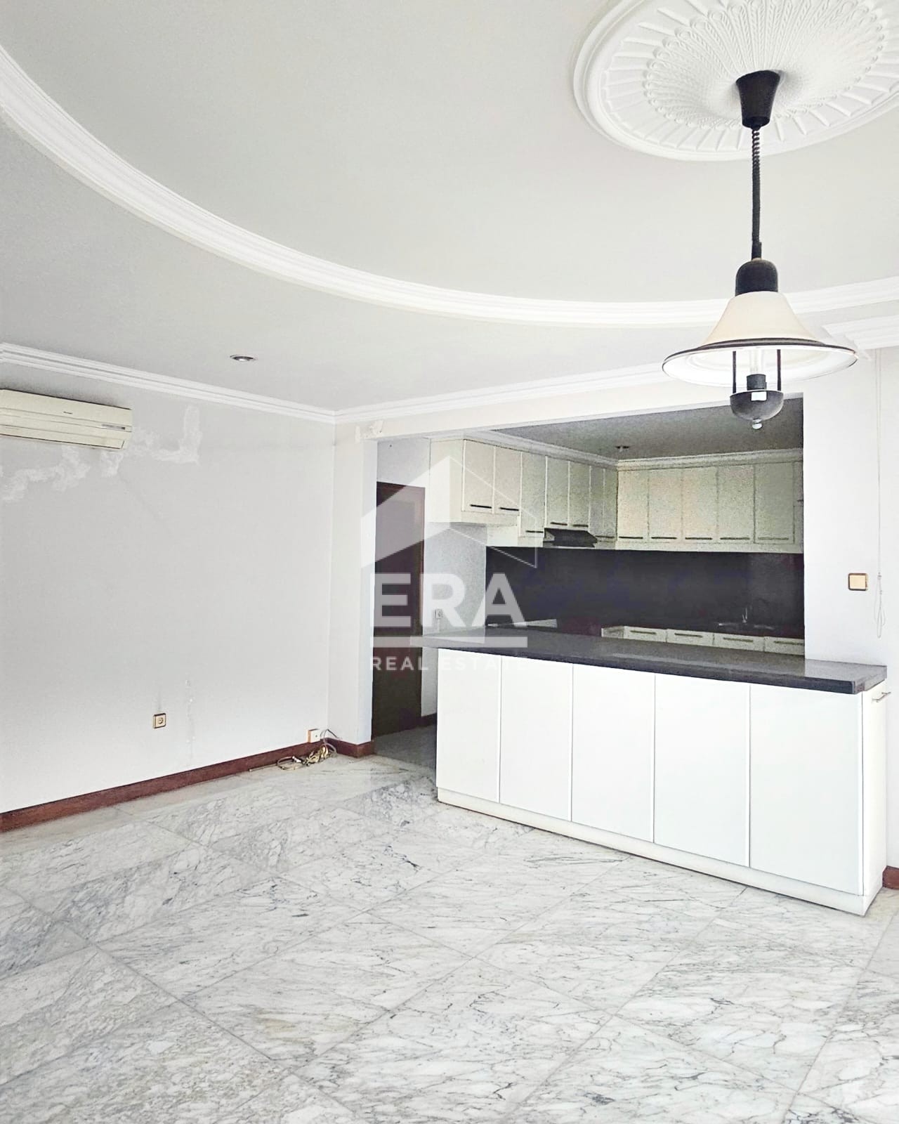 interior 8