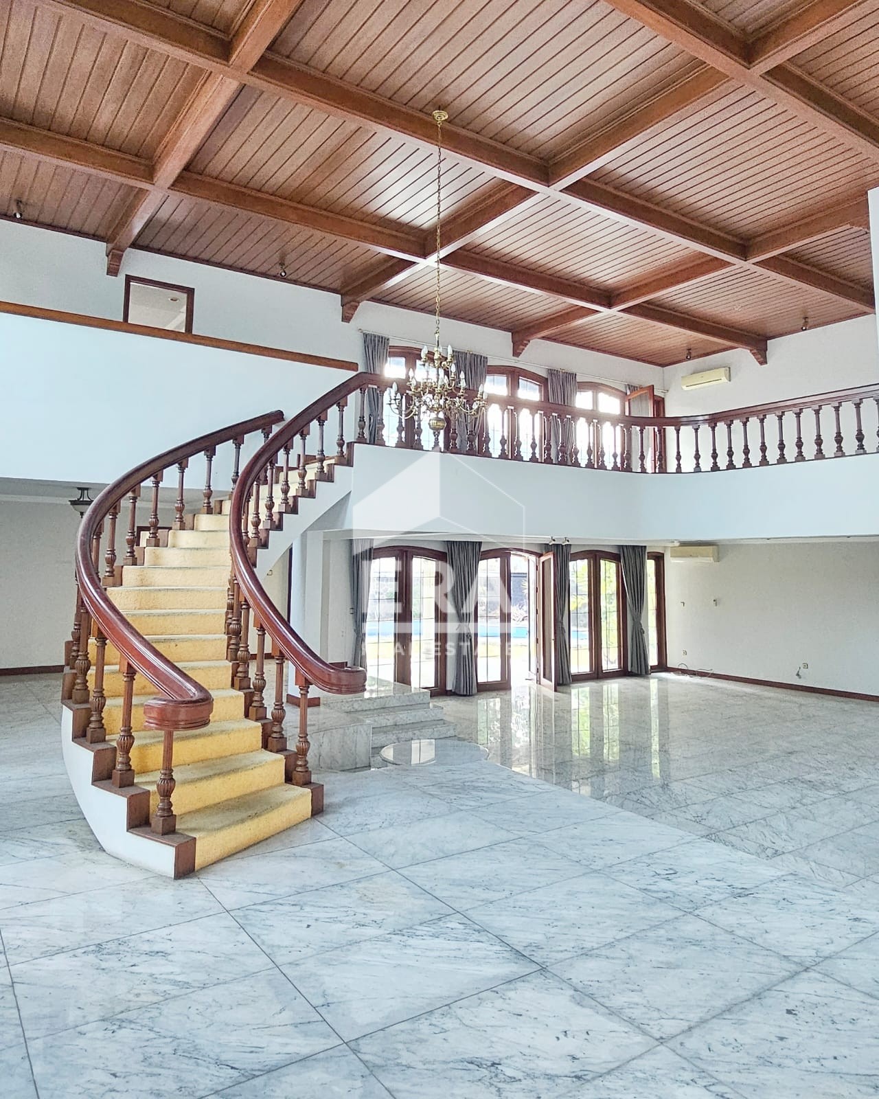 interior 10