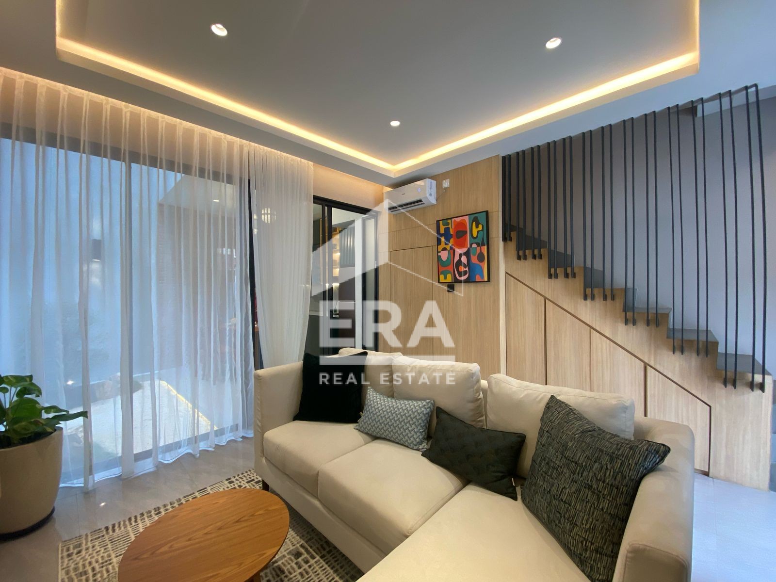 interior 13