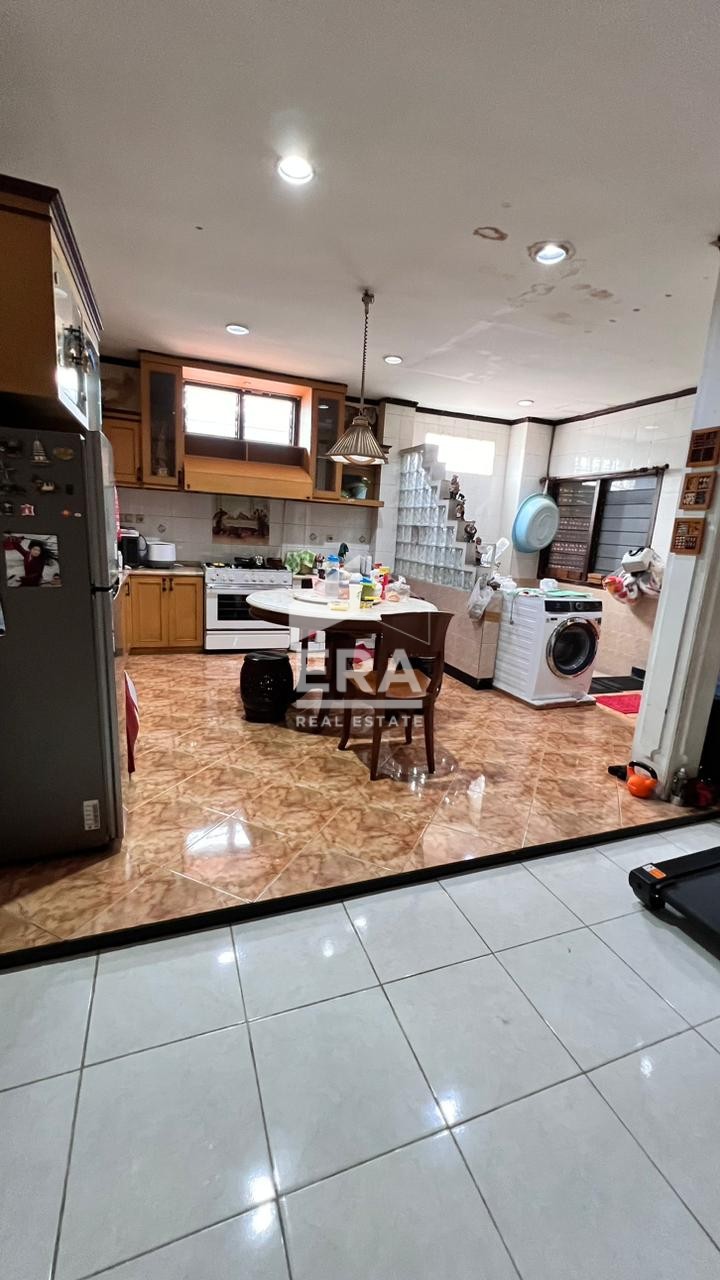 interior 9