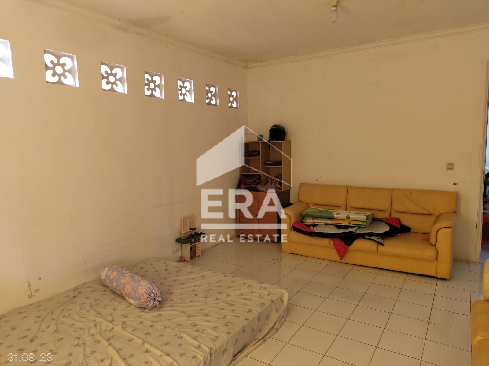 interior 8