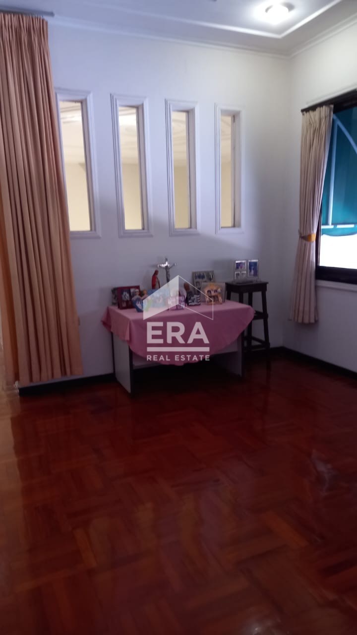 interior 12