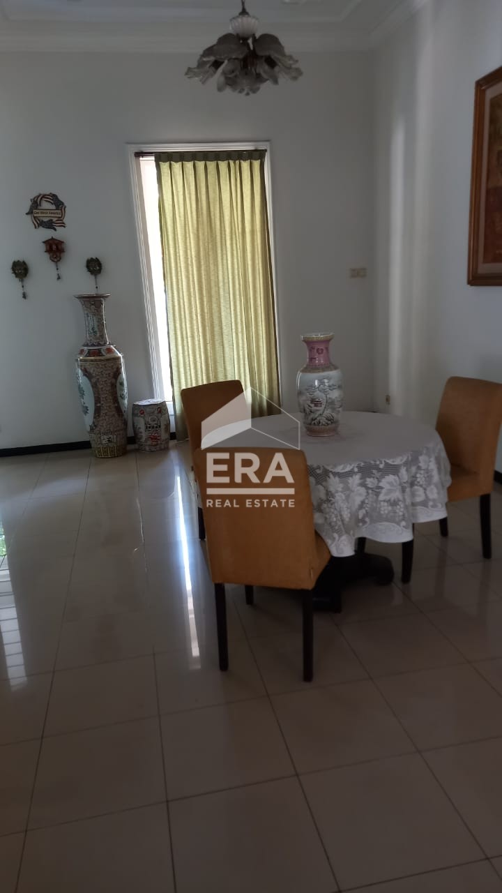 interior 8