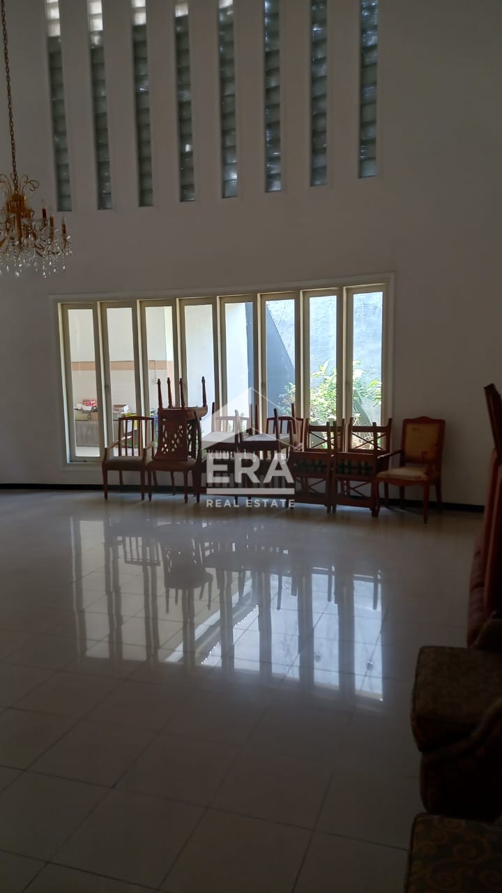 interior 11