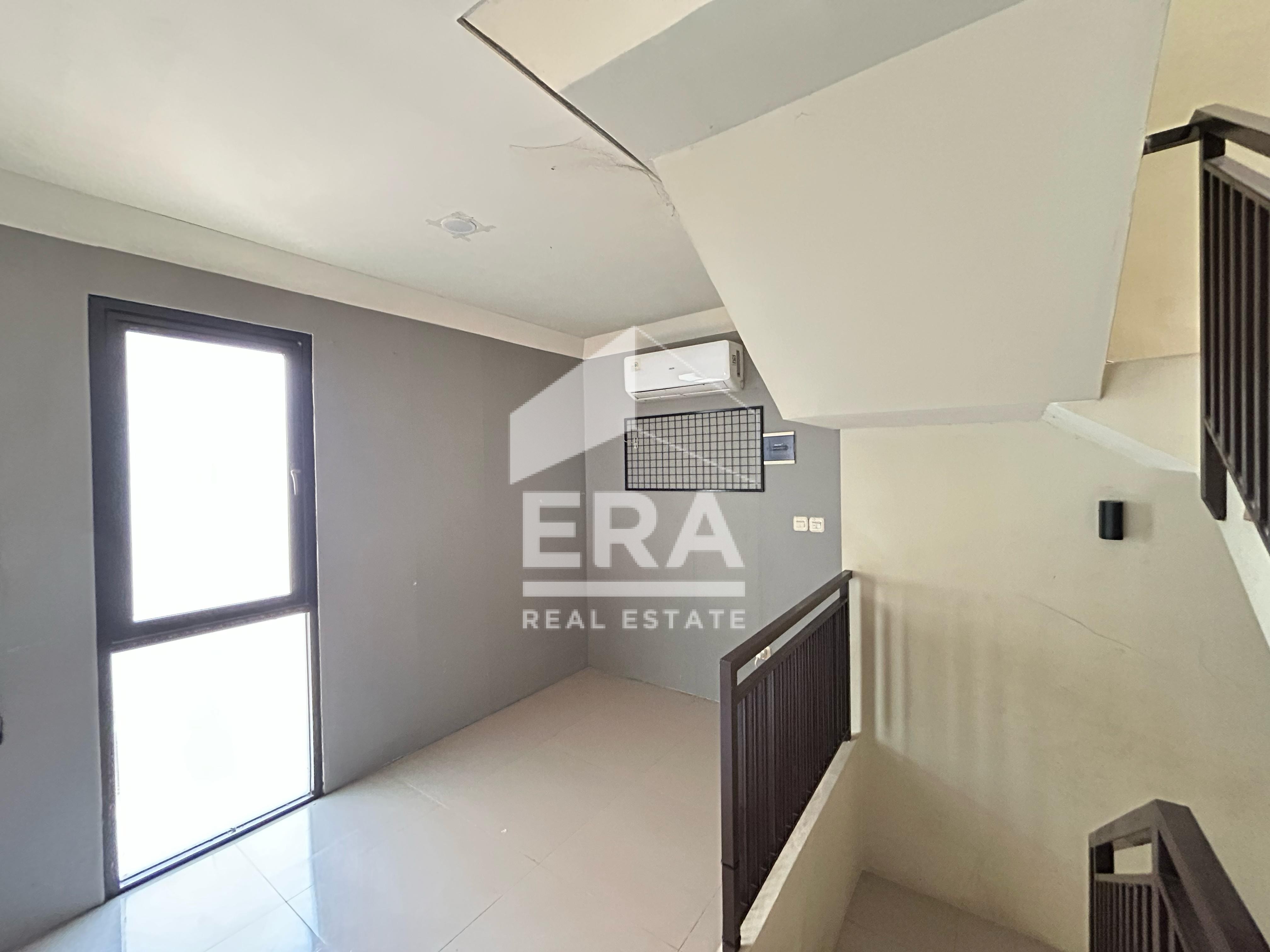 interior 8