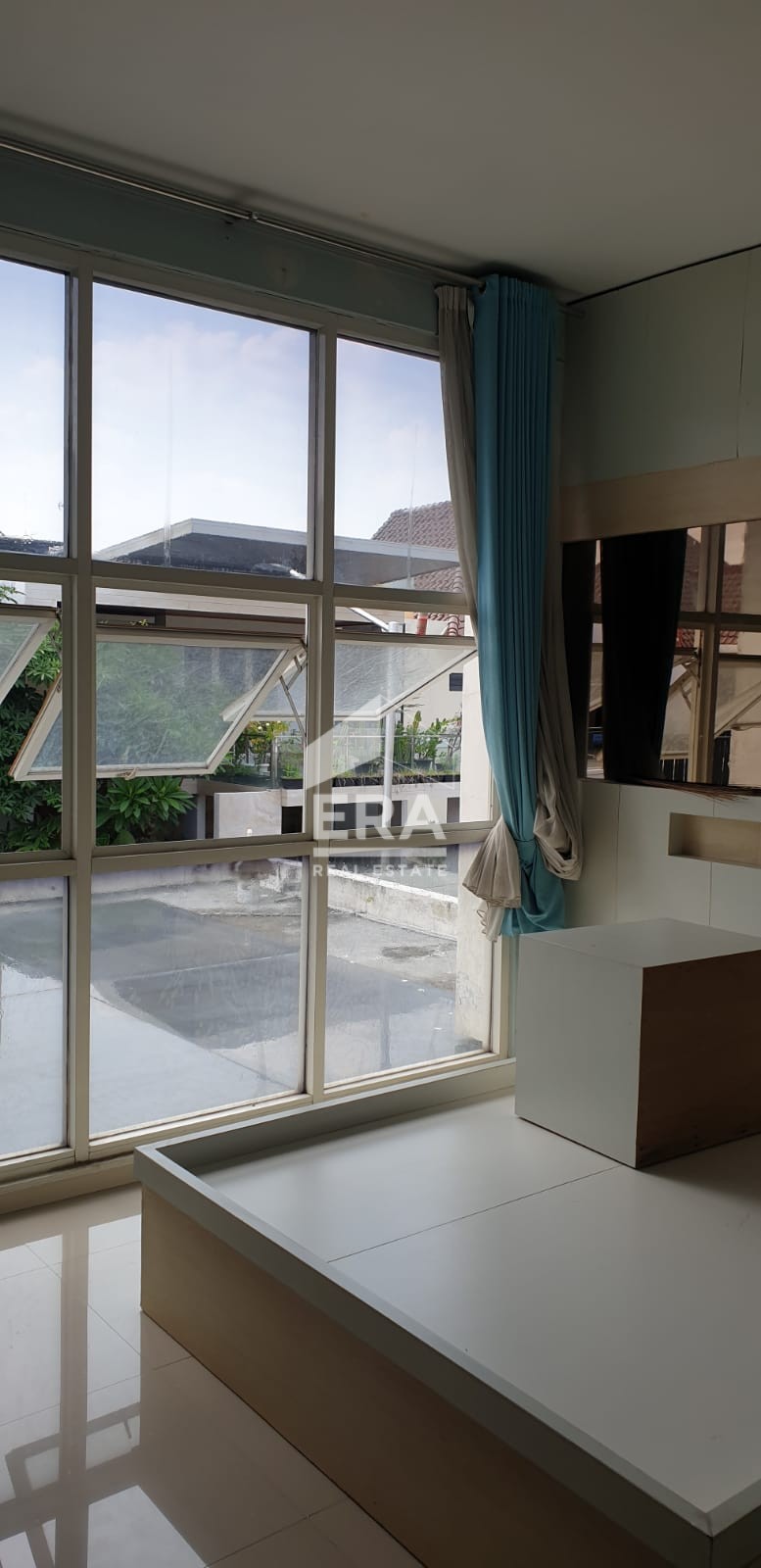 interior 10