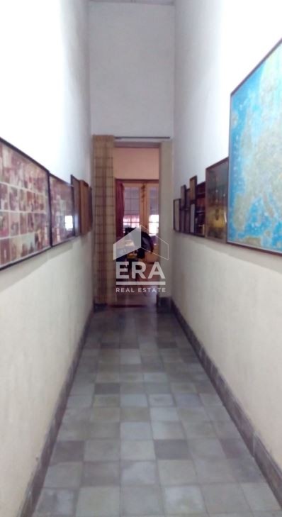 interior 8