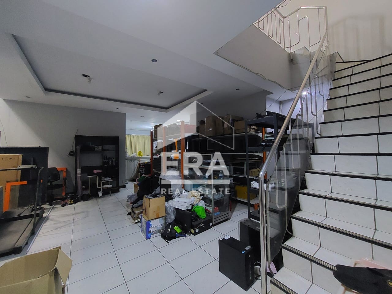 interior 8