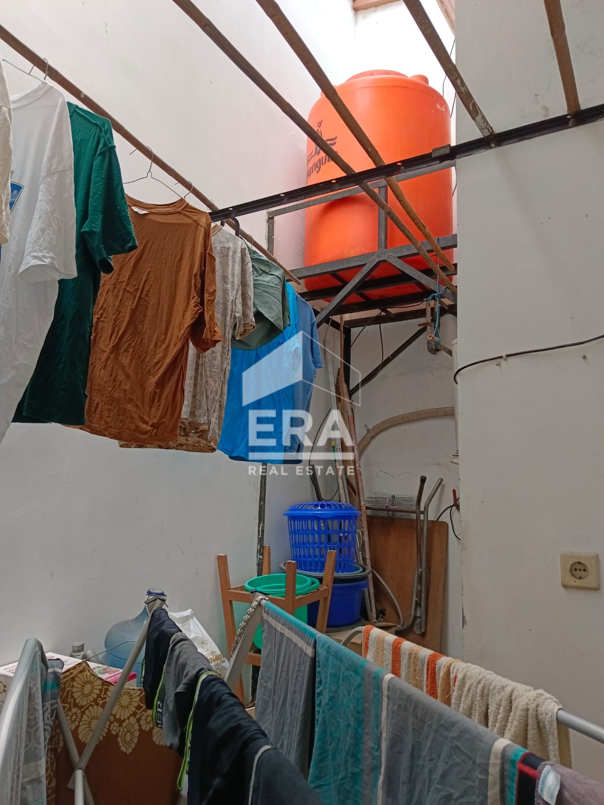 interior 8
