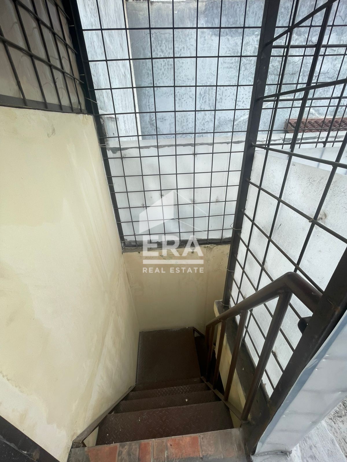 interior 16