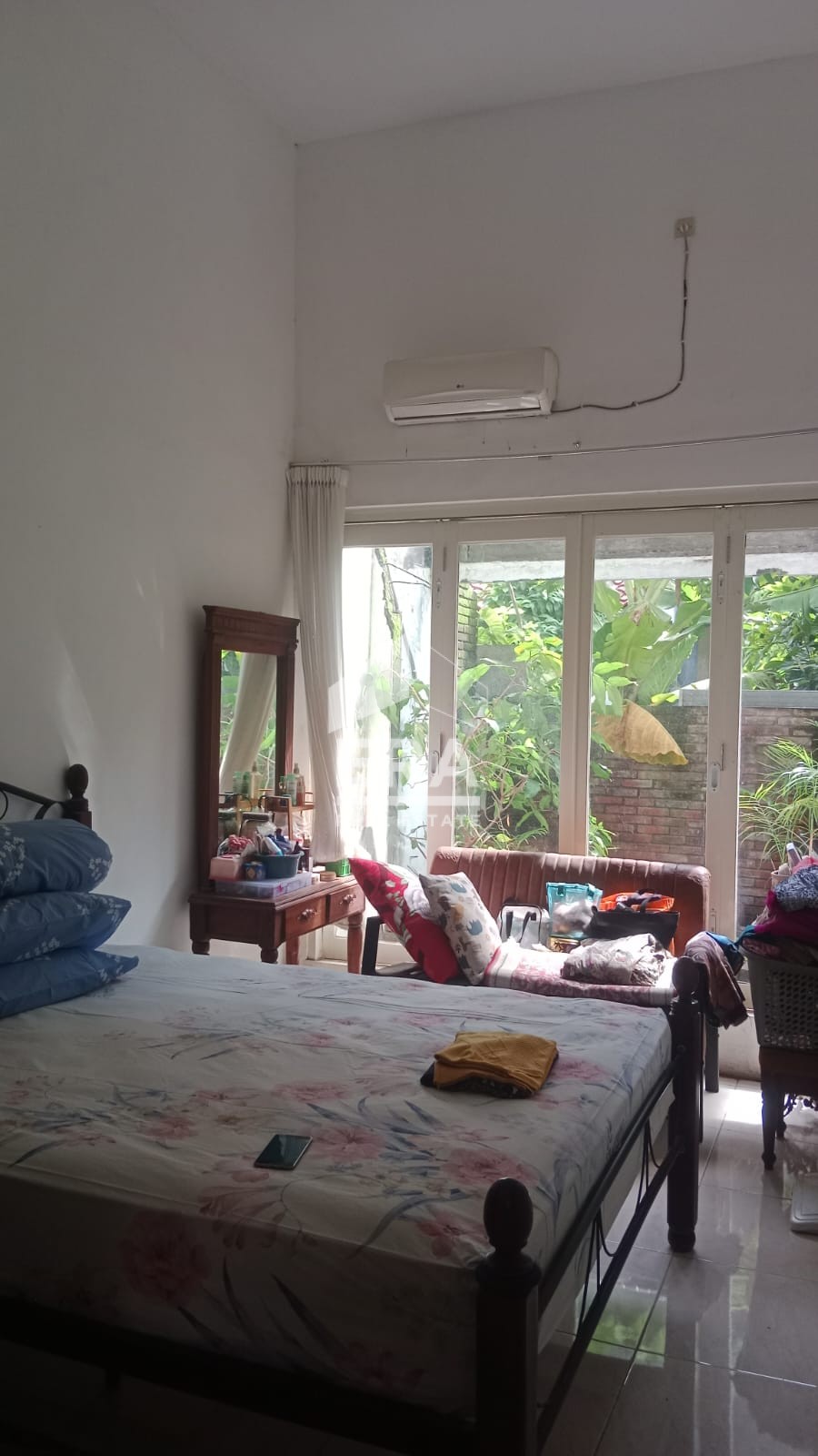 interior 9