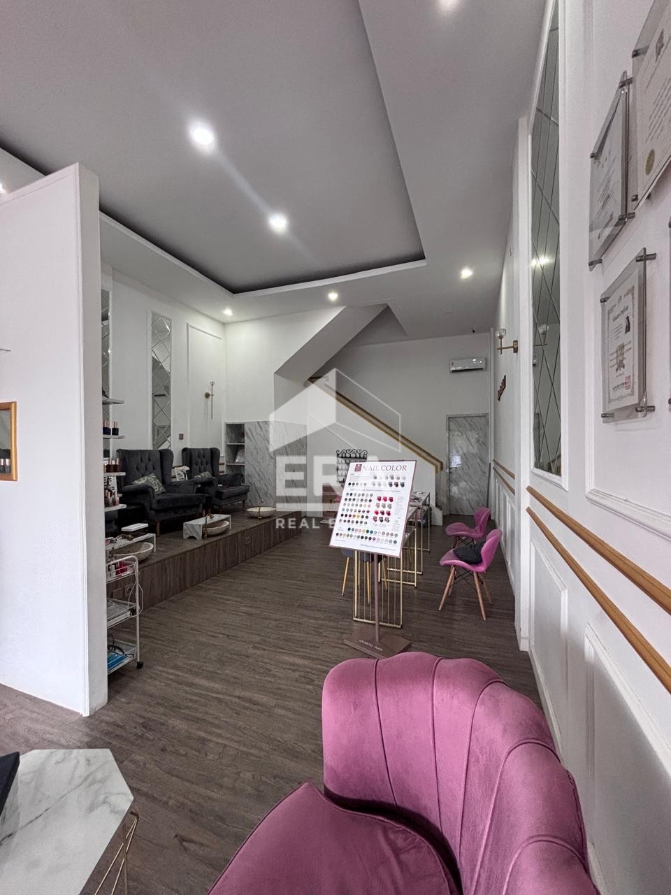 interior 10