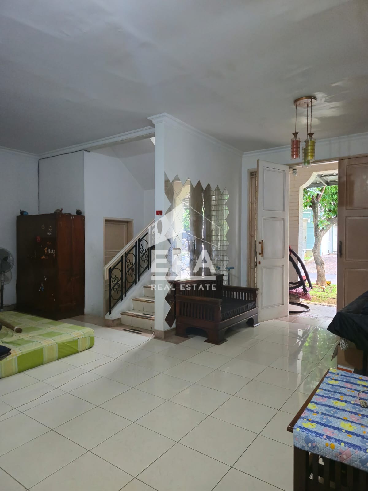 interior 8