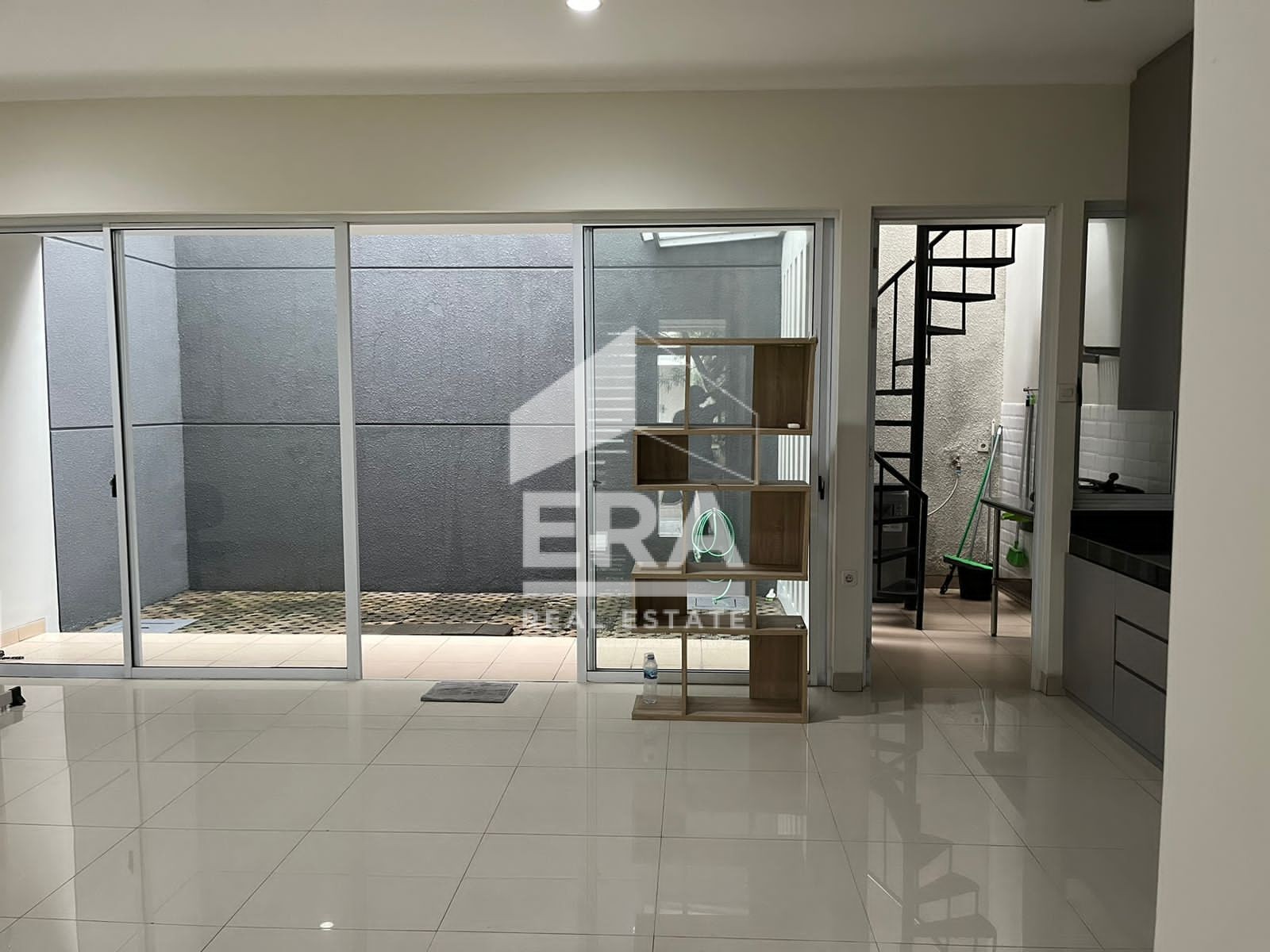 interior 6