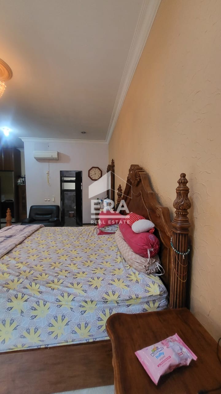 interior 16