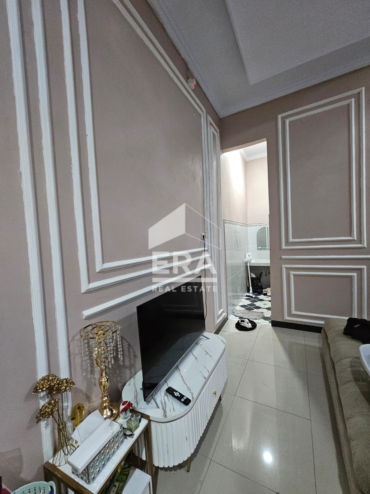 interior 8