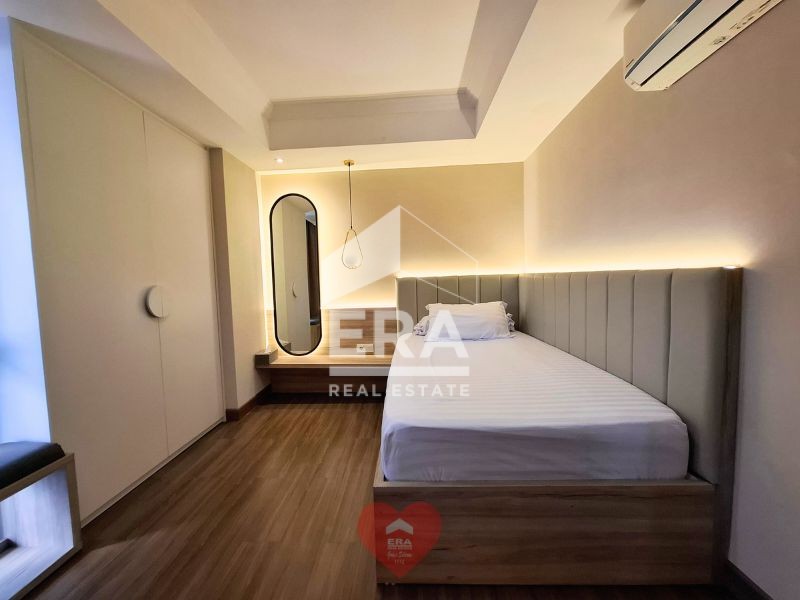 interior 8
