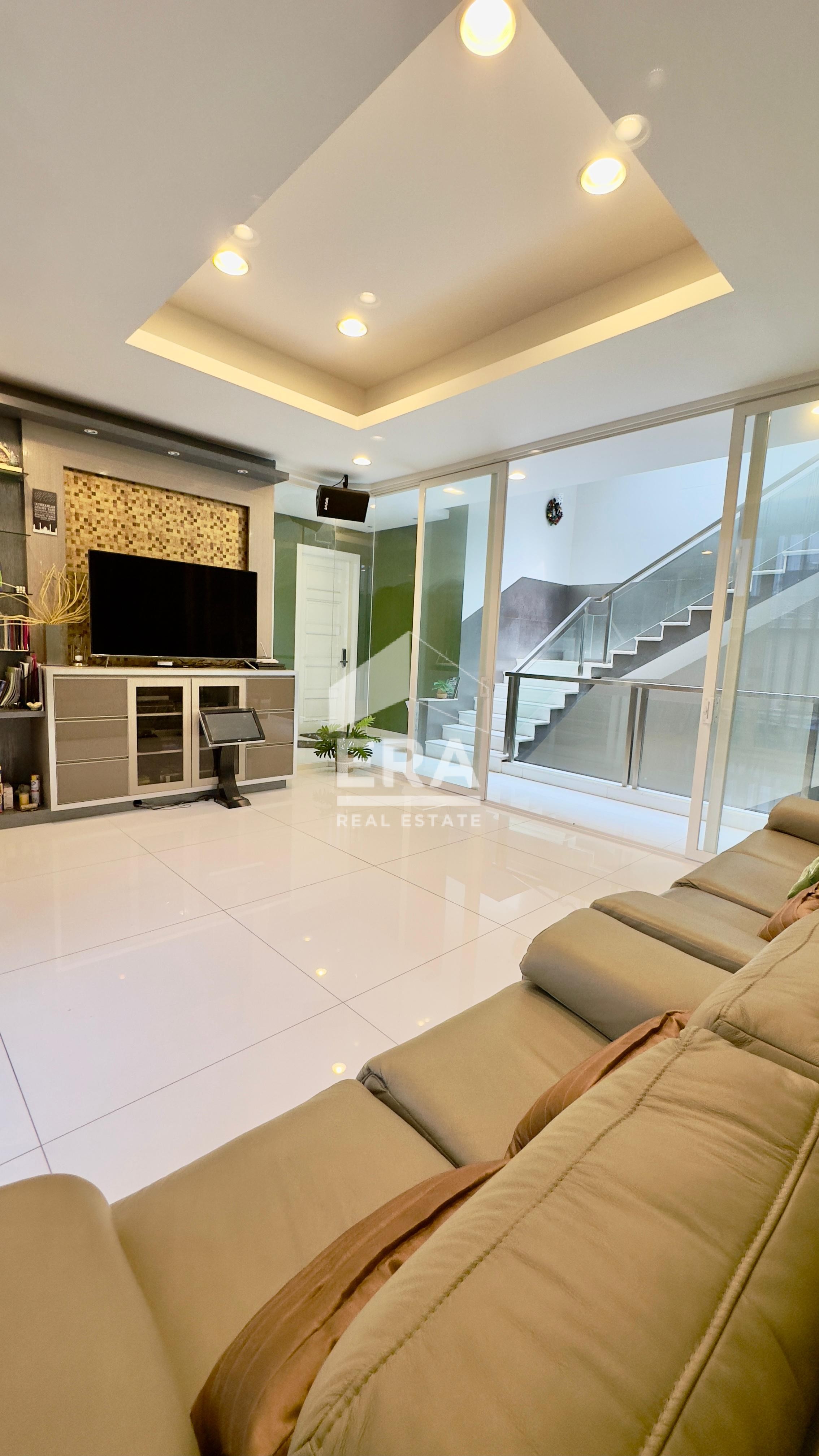 interior 7