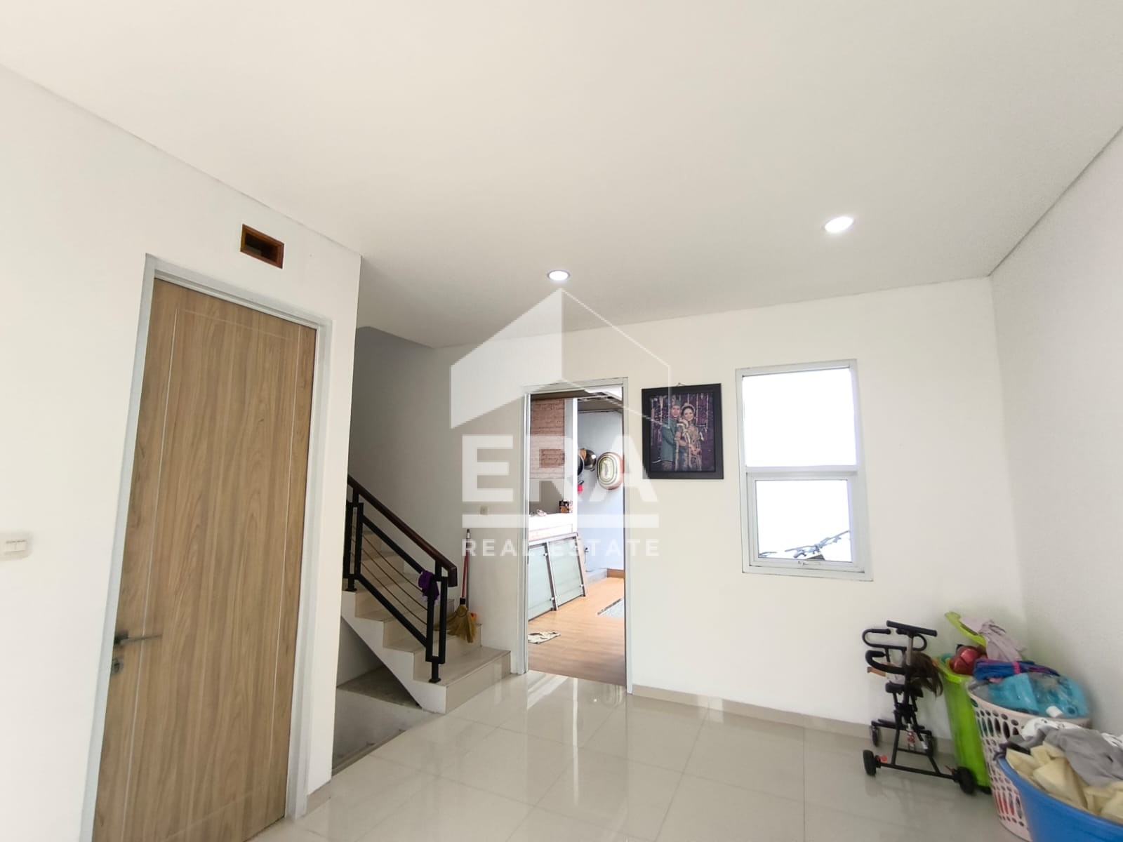 interior 8