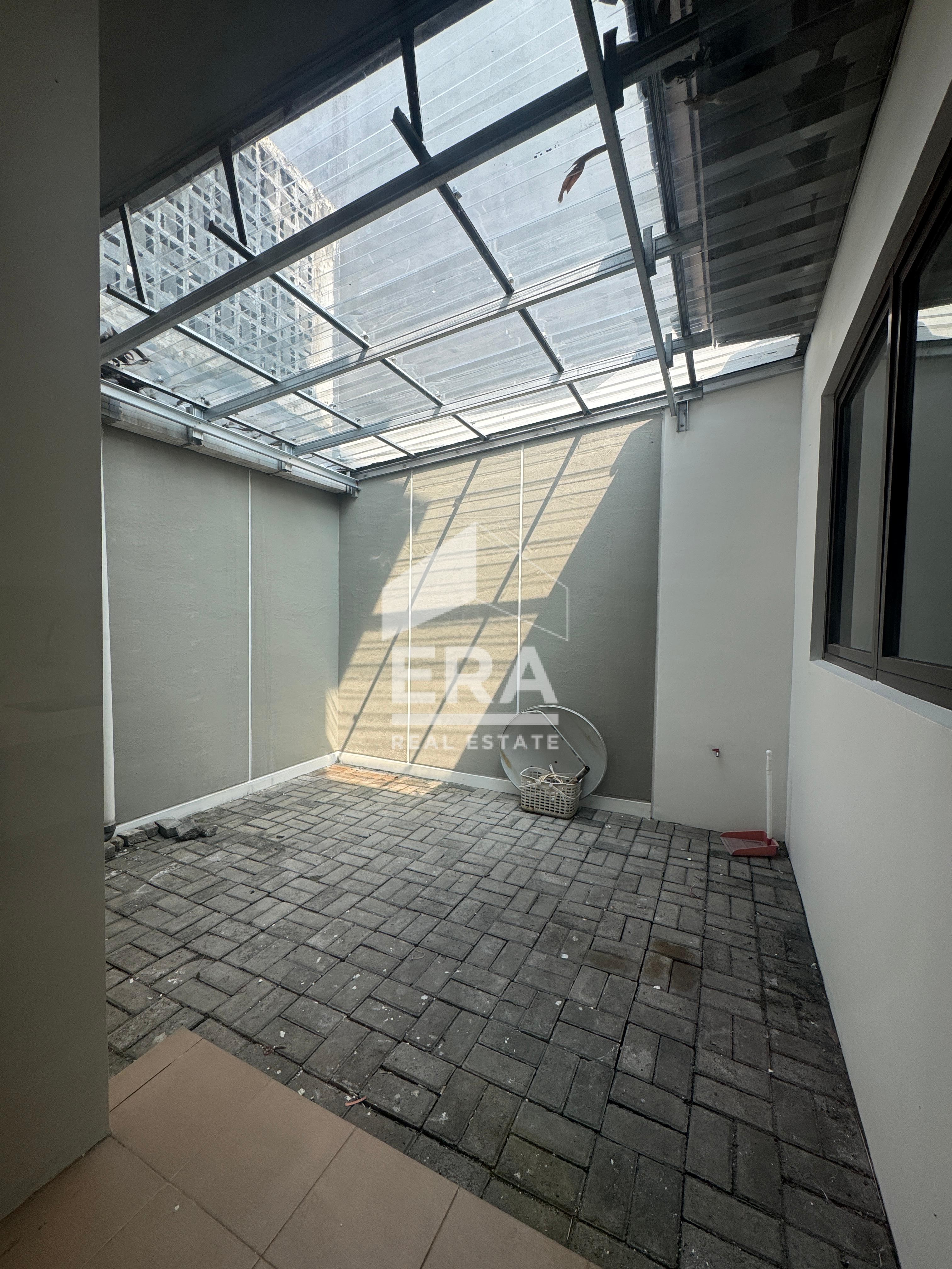 interior 10