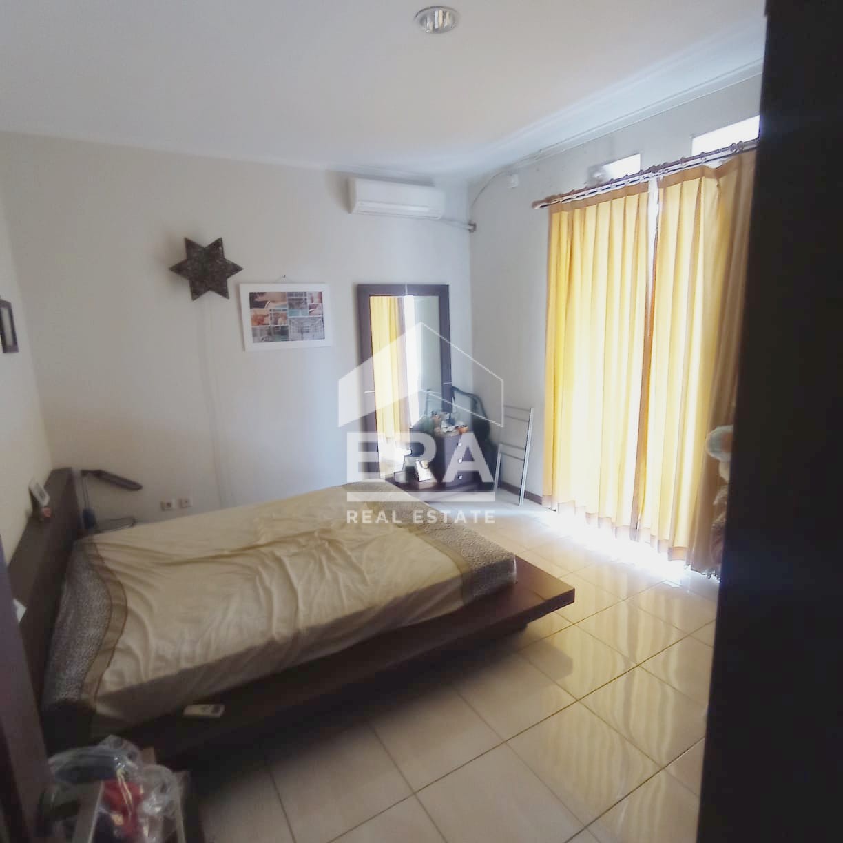 interior 8