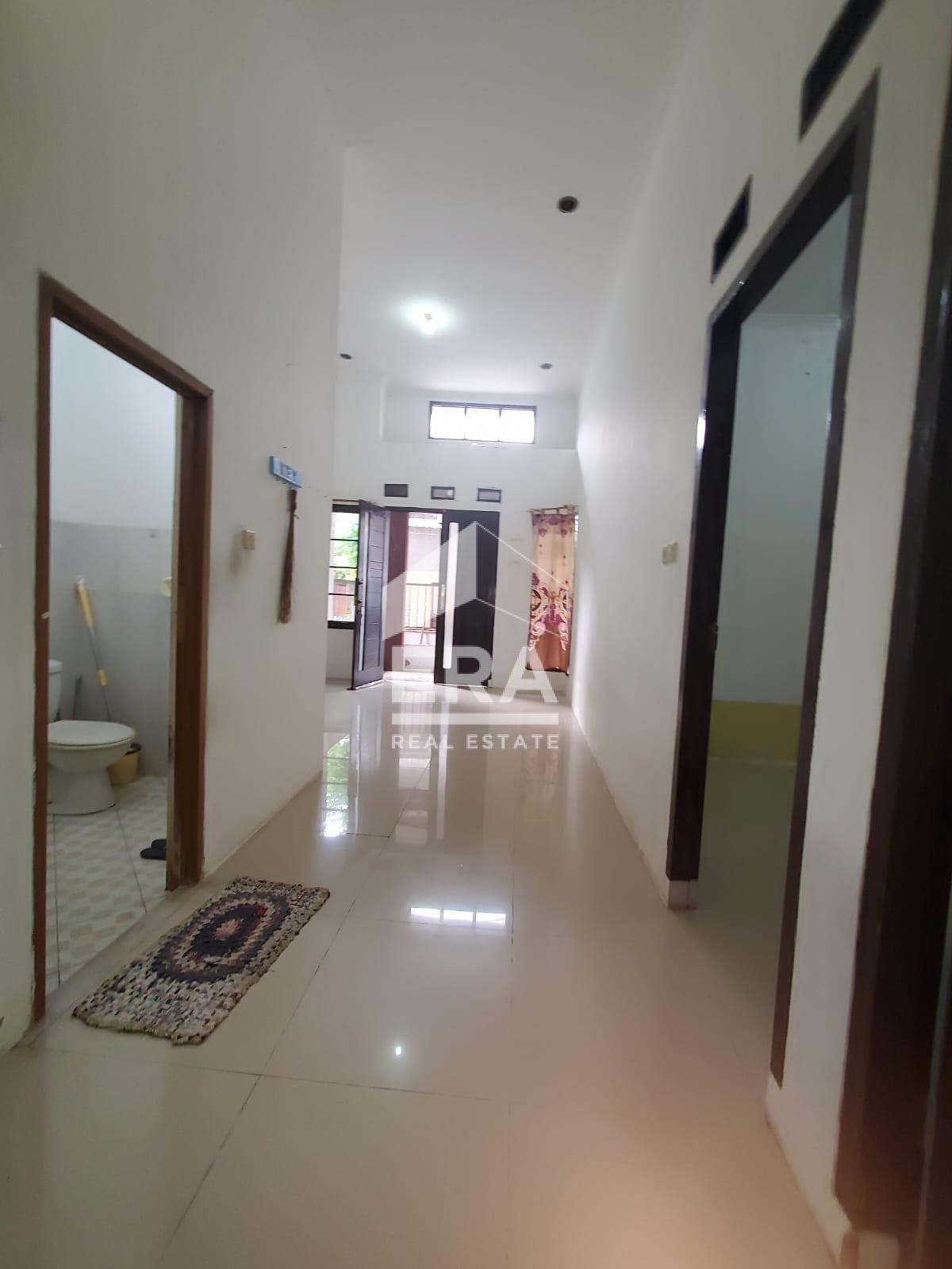 interior 8