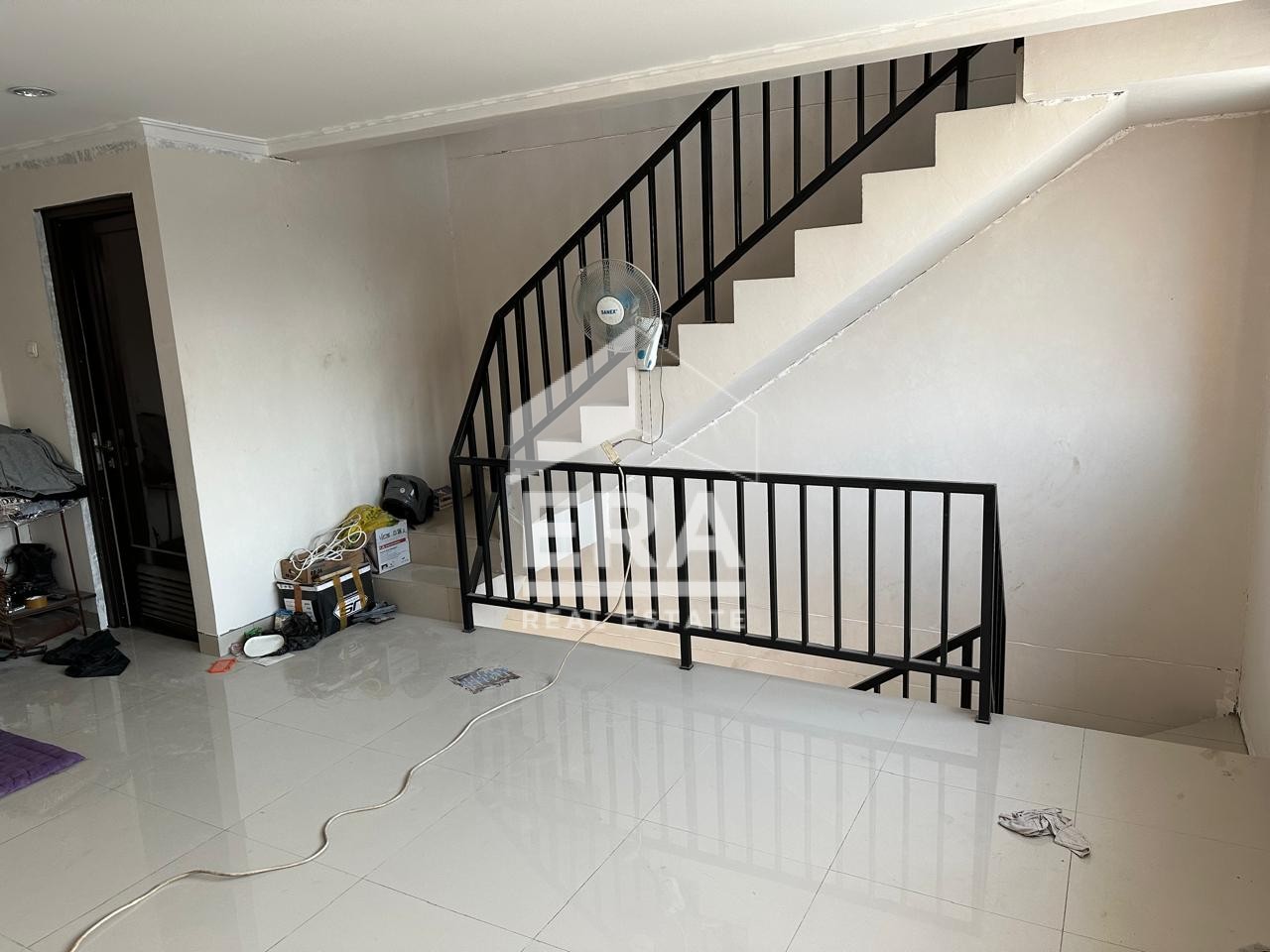 interior 6