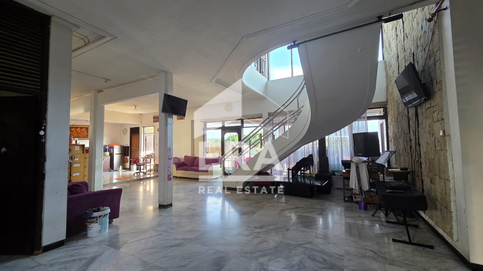 interior 6
