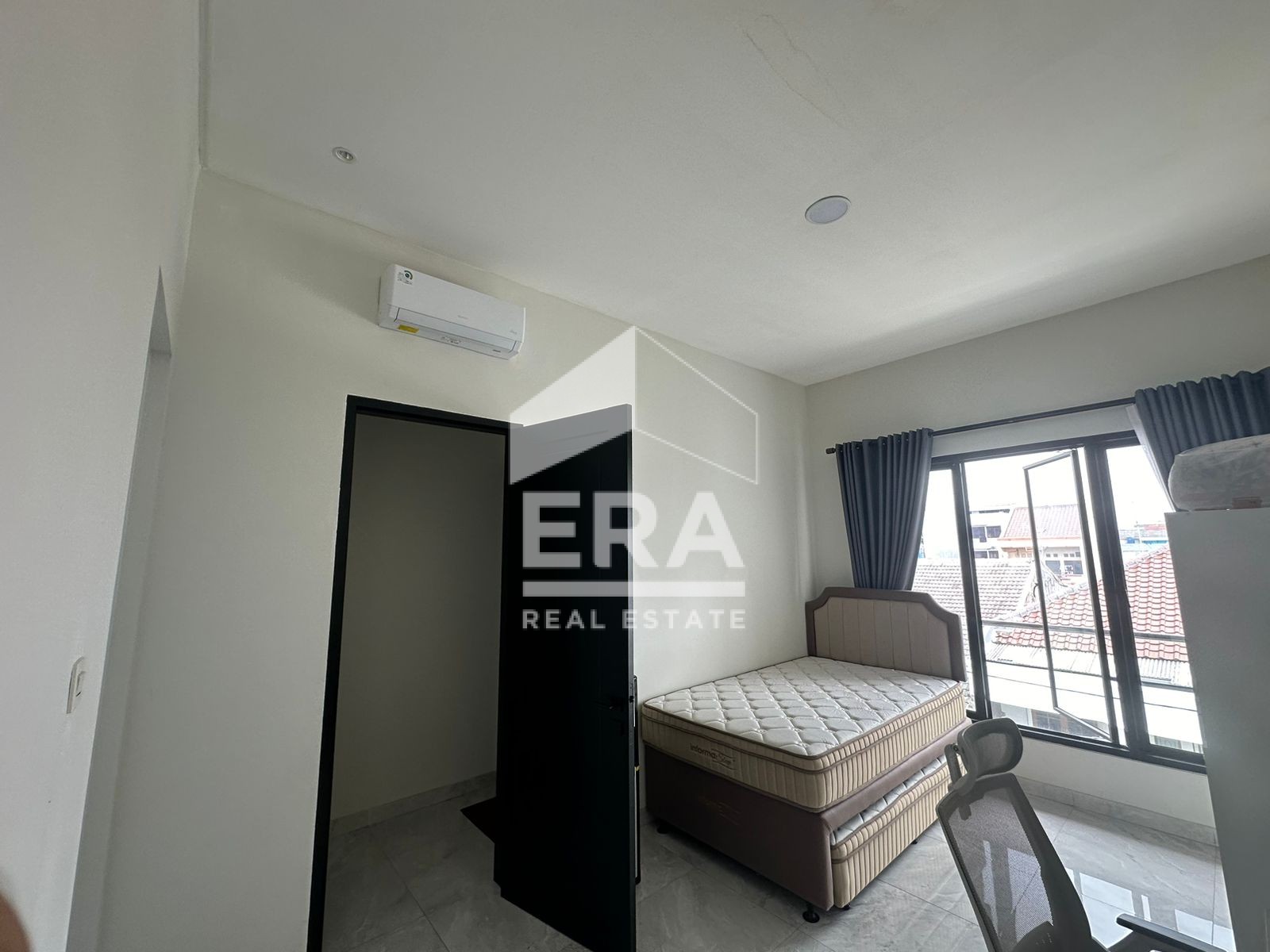 interior 6