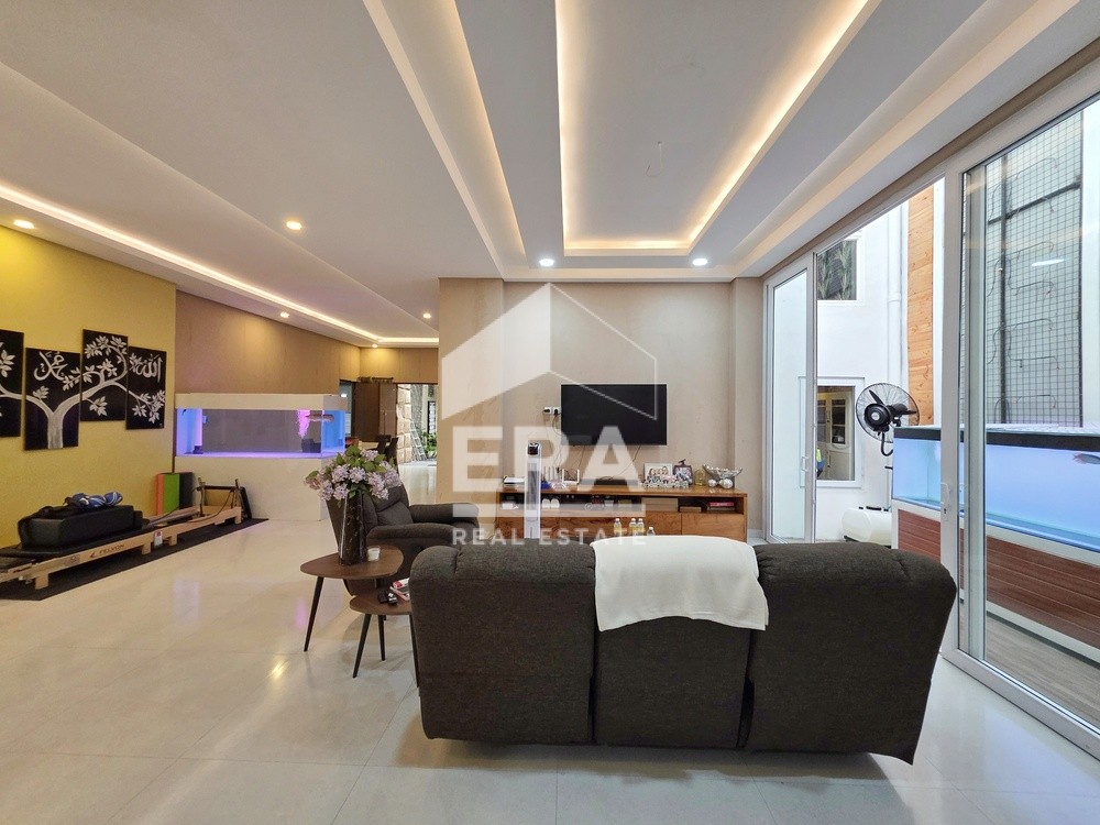interior 12
