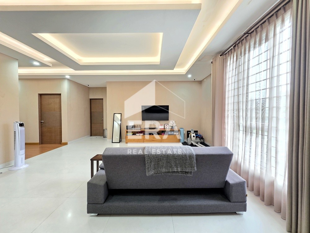 interior 22