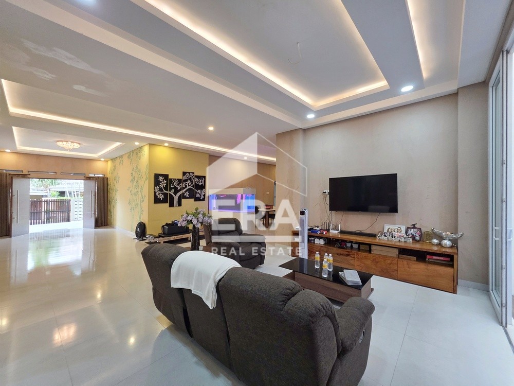 interior 9