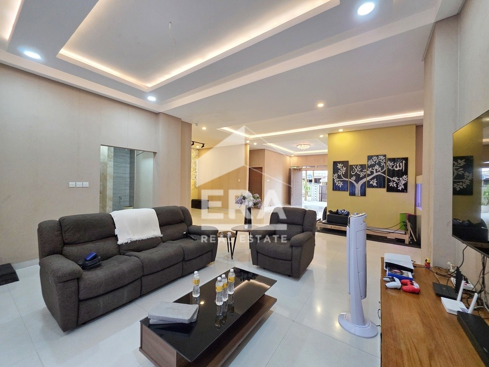 interior 11