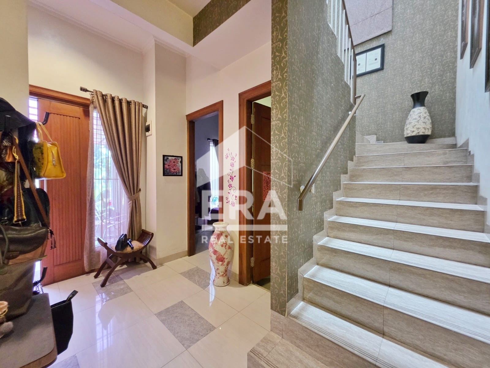 interior 4