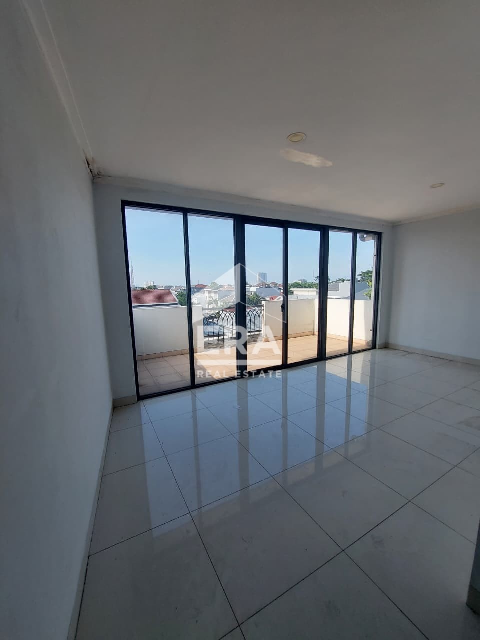 interior 13