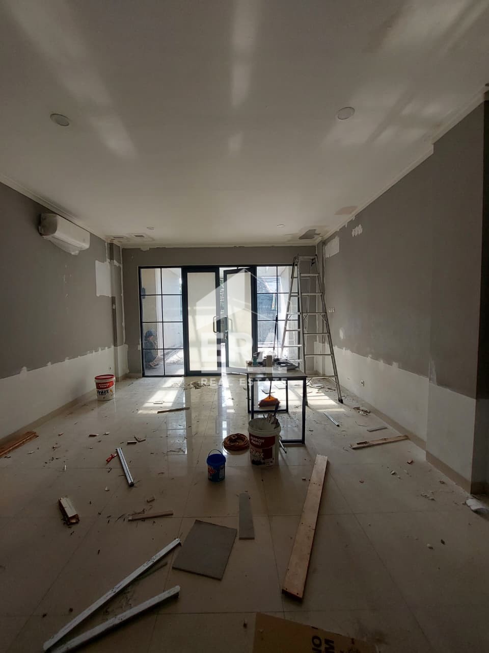 interior 18