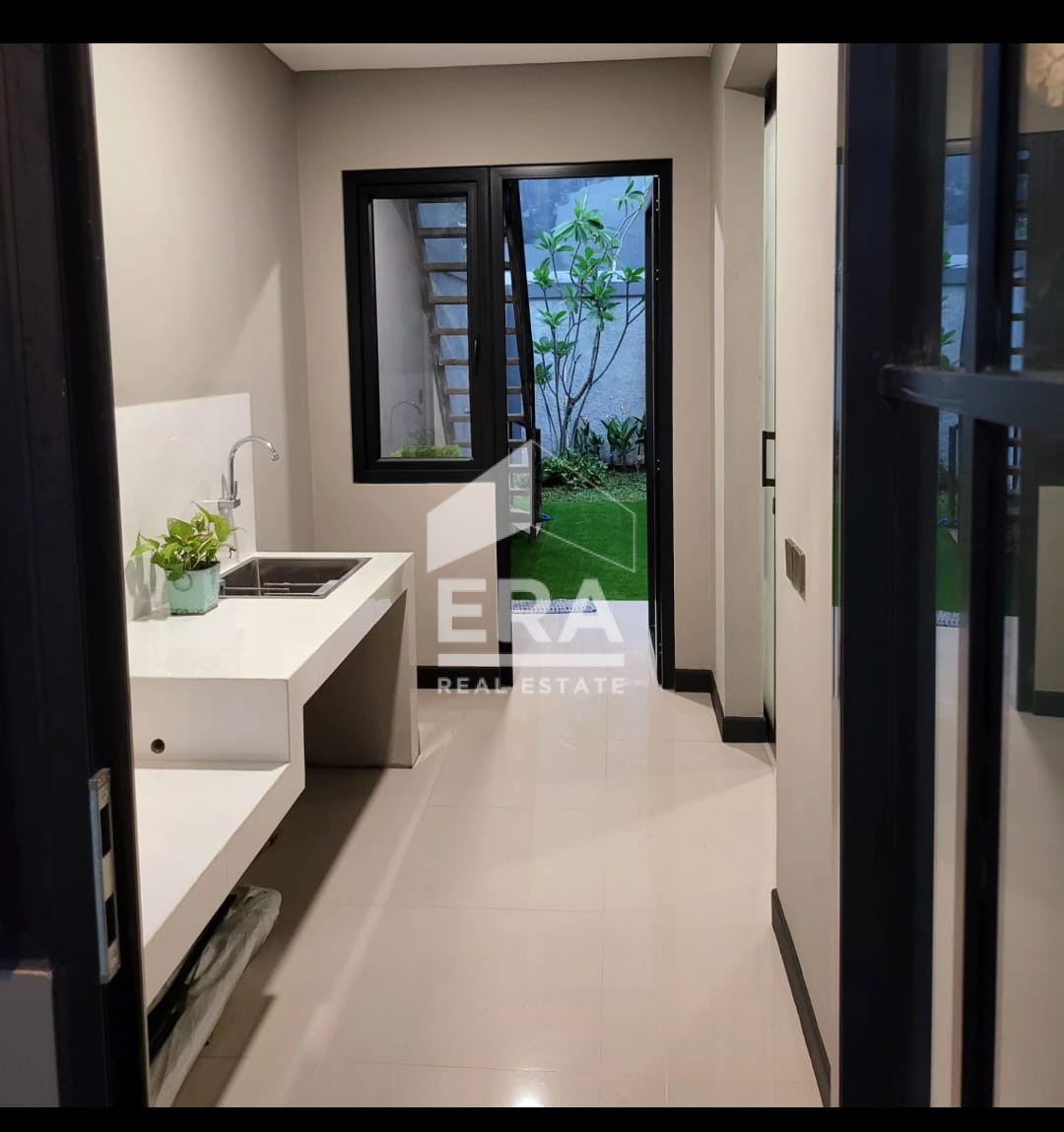 interior 8