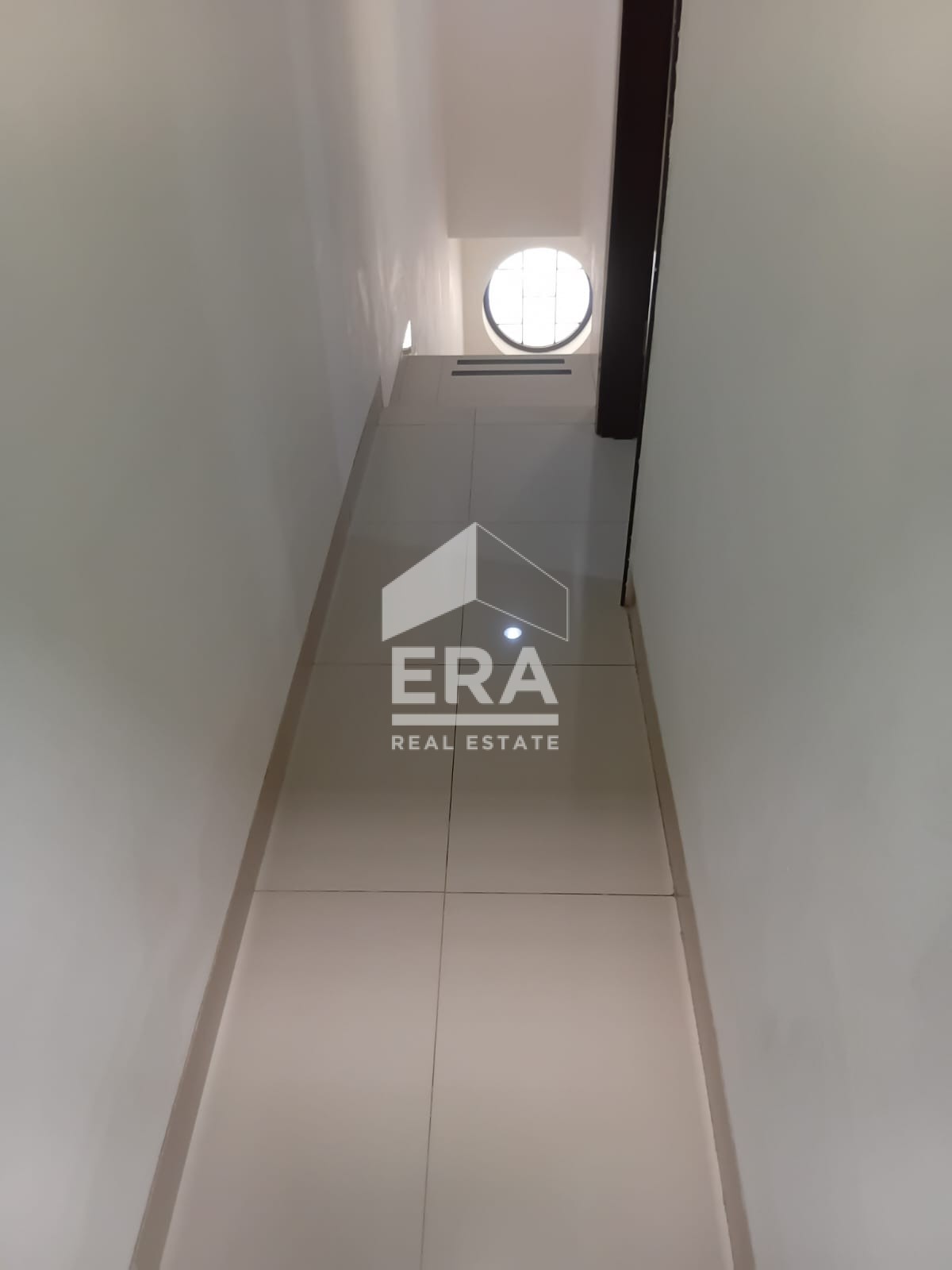 interior 8
