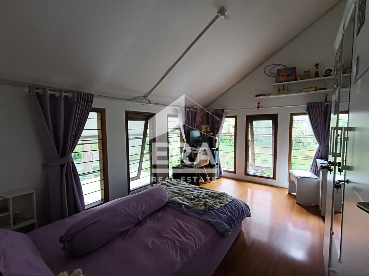 interior 8