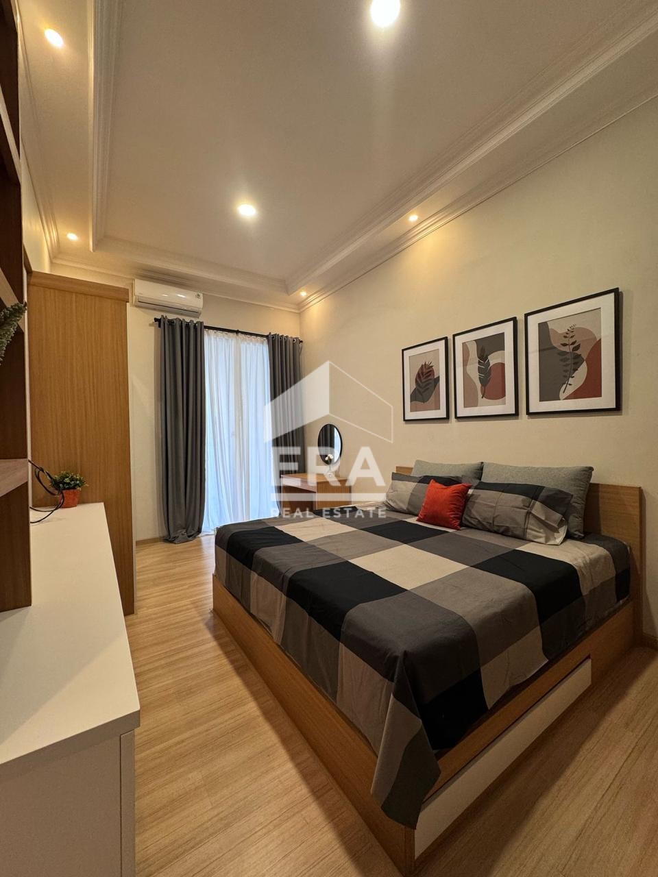 interior 12