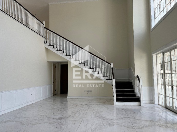 interior 11
